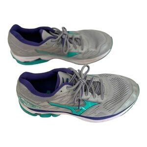 mizuno running sneaker shoes grey and purple